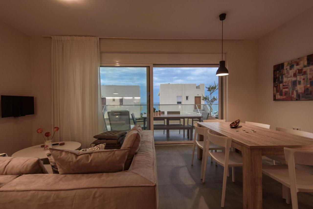 Thetis Beach Suites Kokkinos Pyrgos Exterior foto