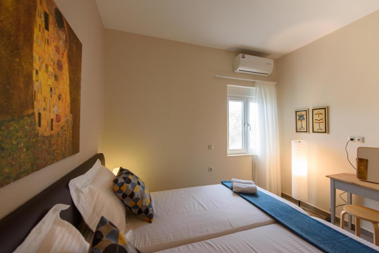 Thetis Beach Suites Kokkinos Pyrgos Exterior foto