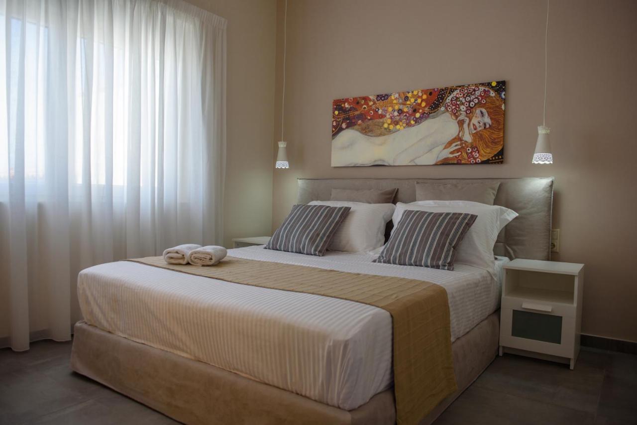Thetis Beach Suites Kokkinos Pyrgos Exterior foto