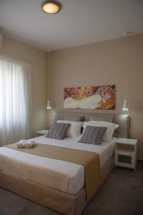 Thetis Beach Suites Kokkinos Pyrgos Exterior foto